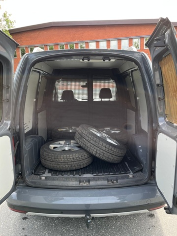 1227416-29 Volkswagen Caddy Alltrack Van -2017