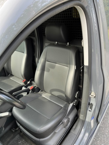 1227416-36 Volkswagen Caddy Alltrack Van -2017