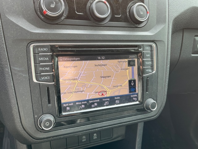 1227416-44 Volkswagen Caddy Alltrack Van -2017