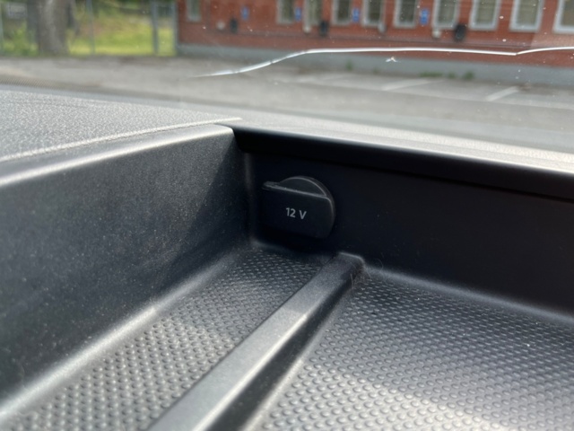 1227416-47 Volkswagen Caddy Alltrack Van -2017