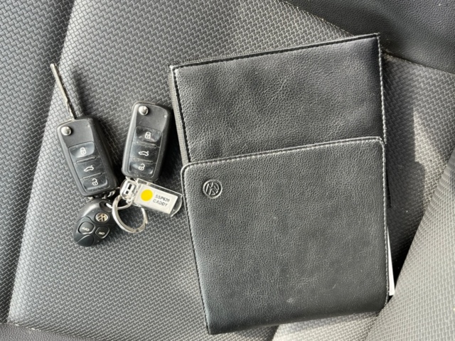 1227416-52 Volkswagen Caddy Alltrack Van -2017