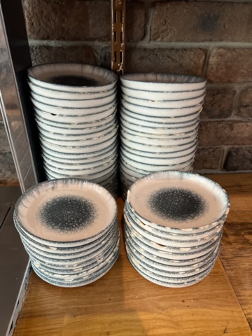 1178214-3 Salladsdisk, vattendispenser & parti med köksutensilier