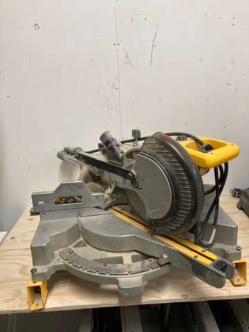 1214918-5 Cut and miter saw Dewalt dw712-qs type2