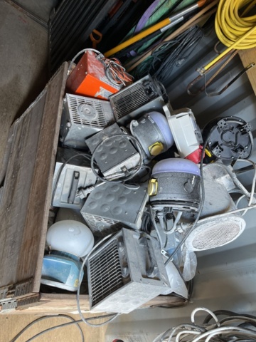 1214908-11 20-fots container med innehåll