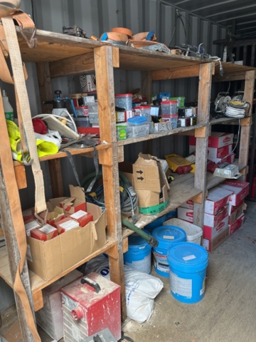 1214908-13 20-fots container med innehåll