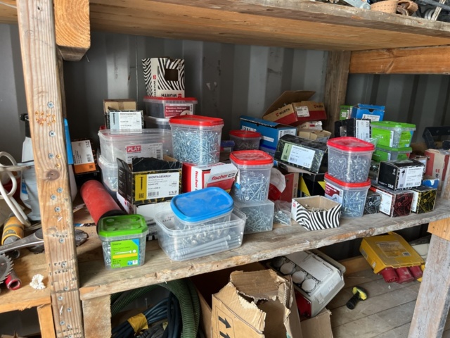 1214908-14 20-fots container med innehåll