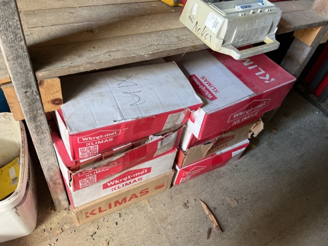 1214908-19 20-fots container med innehåll