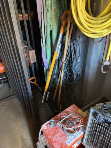 1214908-21 20-fots container med innehåll