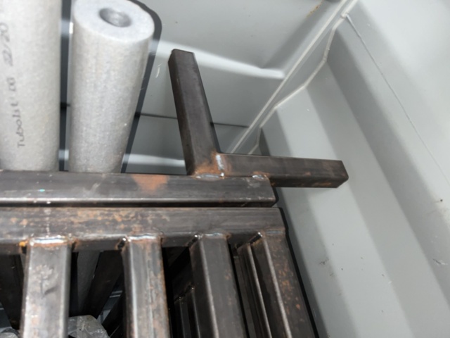 1214908-24 20-fots container med innehåll