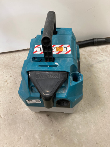 1214935-1 Vacuum cleaner Makita DVC750L