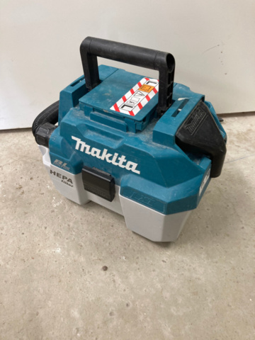 1214935-2 Vacuum cleaner Makita DVC750L