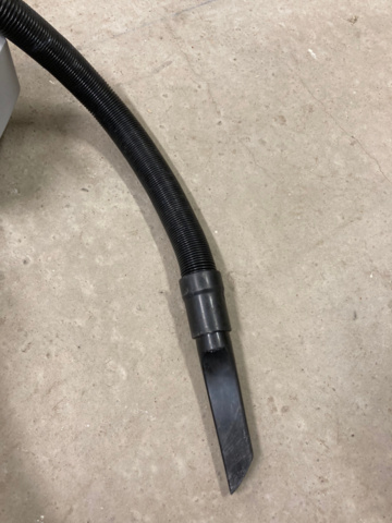 1214935-4 Vacuum cleaner Makita DVC750L