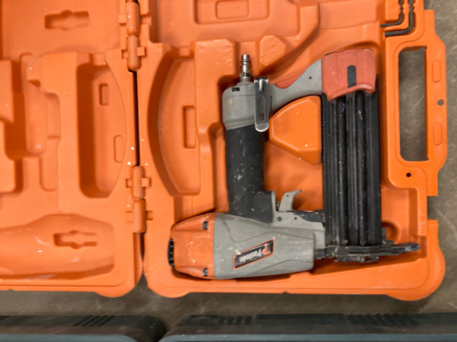 1214951-2 Dyckertpistol & handöverfräs - Hitachi/Paslode