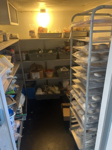 1178263-3 Shelves in cold room