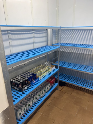 1178263-5 Shelves in cold room