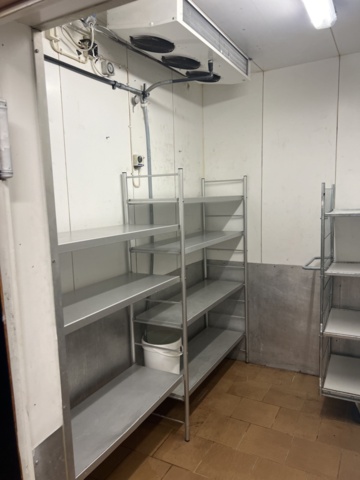 1178263-10 Shelves in cold room