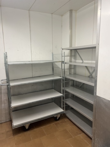 1178263-11 Shelves in cold room