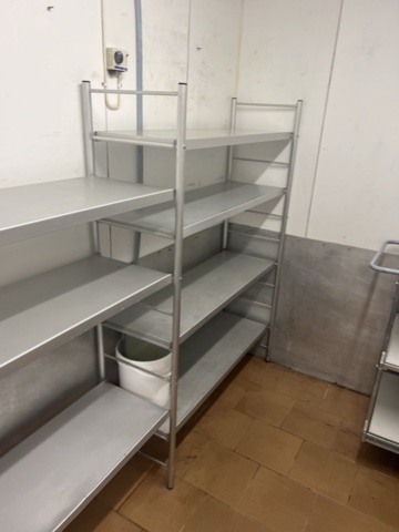 1178263-12 Shelves in cold room