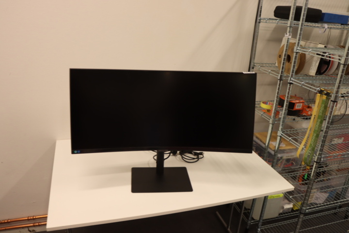 1173728-2 Curved screen Samsung 34 tum