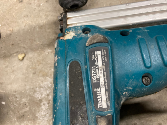 1214943-15 Stort lager med elhandverktyg/maskiner - Makita