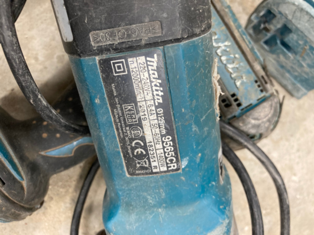 1214943-16 Stort lager med elhandverktyg/maskiner - Makita