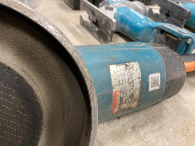 1214943-23 Stort lager med elhandverktyg/maskiner - Makita