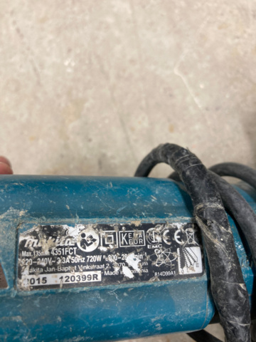 1214943-18 Stort lager med elhandverktyg/maskiner - Makita