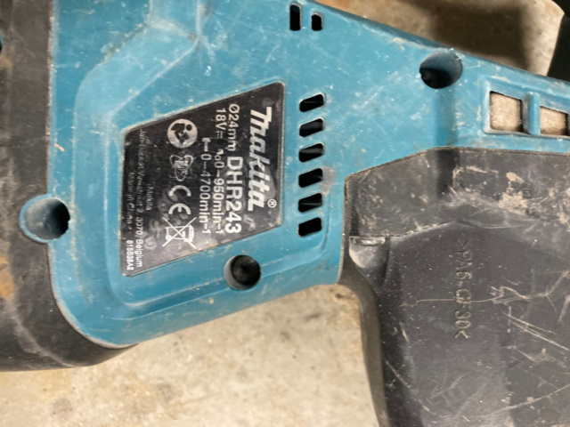 1214943-25 Stort lager med elhandverktyg/maskiner - Makita