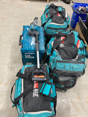 1214943-34 Stort lager med elhandverktyg/maskiner - Makita