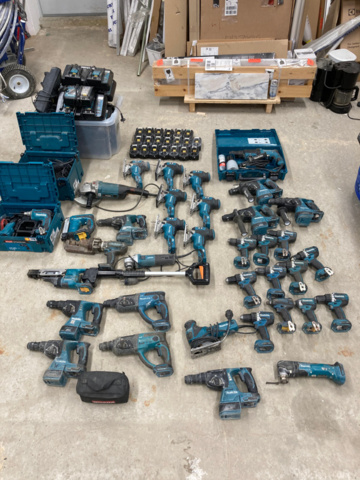 1214943-2 Stort lager med elhandverktyg/maskiner - Makita