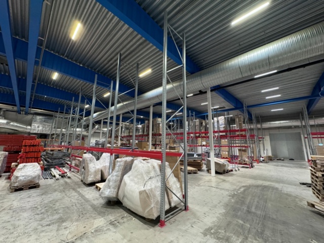 Pallet racking approx. 8m, 55 sections, as well as disassembled racking ...