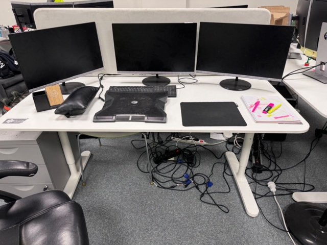 1219776-2 Workplace with computer and 2 screens