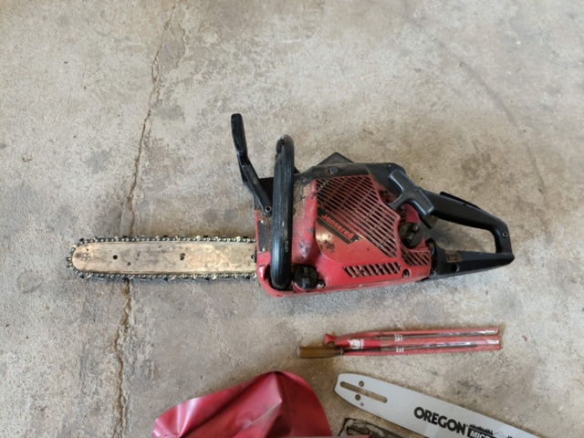 1129808-13 Grass Trimmer & Chainsaw Jonsered