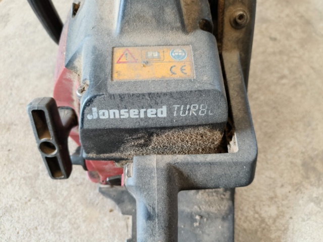 1129808-19 Grass Trimmer & Chainsaw Jonsered