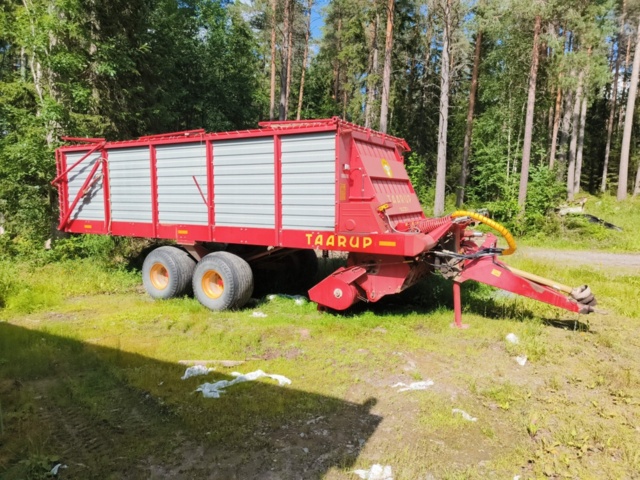 1129825-2 Self-loading trailer Taarup 1030