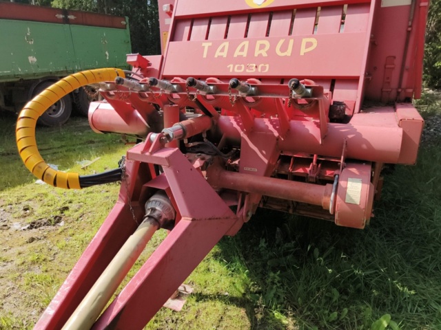 1129825-8 Self-loading trailer Taarup 1030