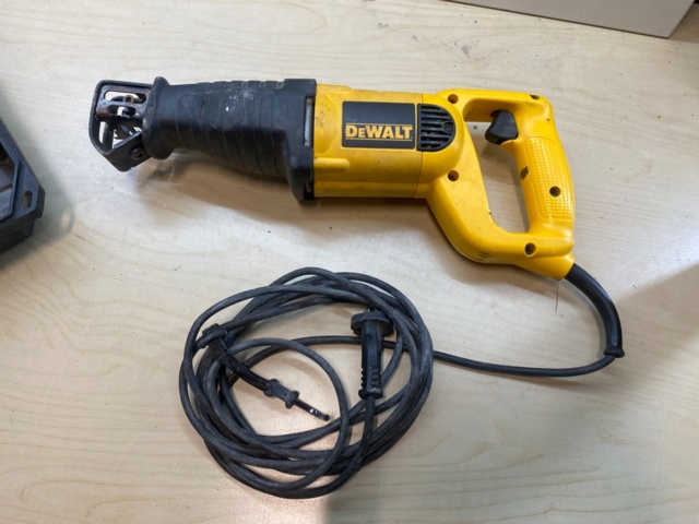 1231353-2 Tiger saw DEWALT DW303-QS