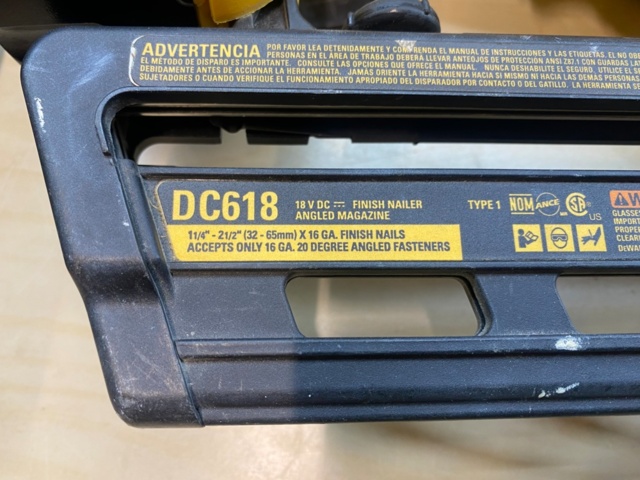 1231358-3 Nail gun DEWALT DC618
