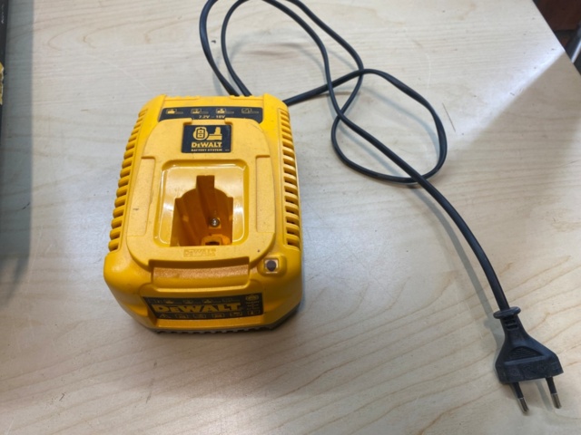 1231358-6 Nail gun DEWALT DC618