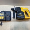 1231366-1 Impact drill DEWALT DW005