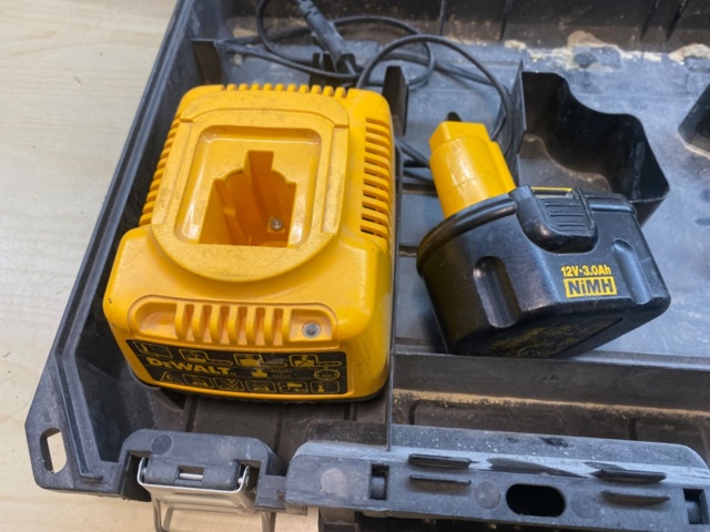 1231369-6 Screwdriver DEWALT DC980