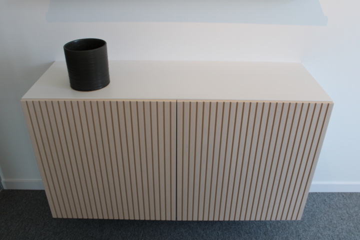 1224070-3 Office workstation - Electric desk, computer monitor, cabinet & more