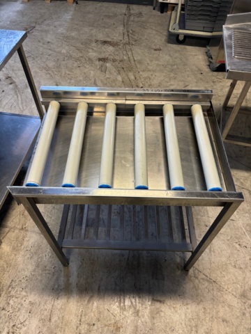 1175999-2 Small dispensing bench right/left, approx. 86x60x90 cm. Lower shelf