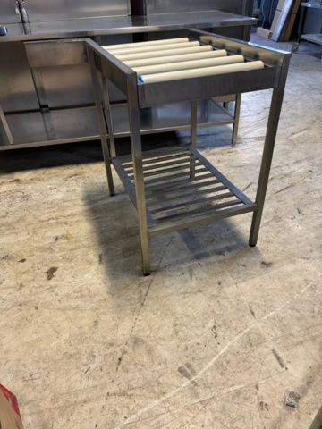 1175999-3 Small dispensing bench right/left, approx. 86x60x90 cm. Lower shelf