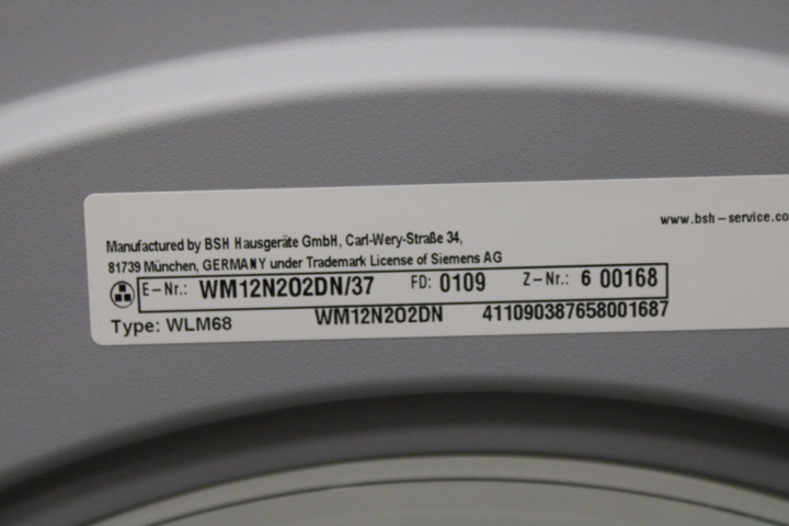 1224092-5 Washbasin with hob & mixer, washing machine & tumble dryer and more