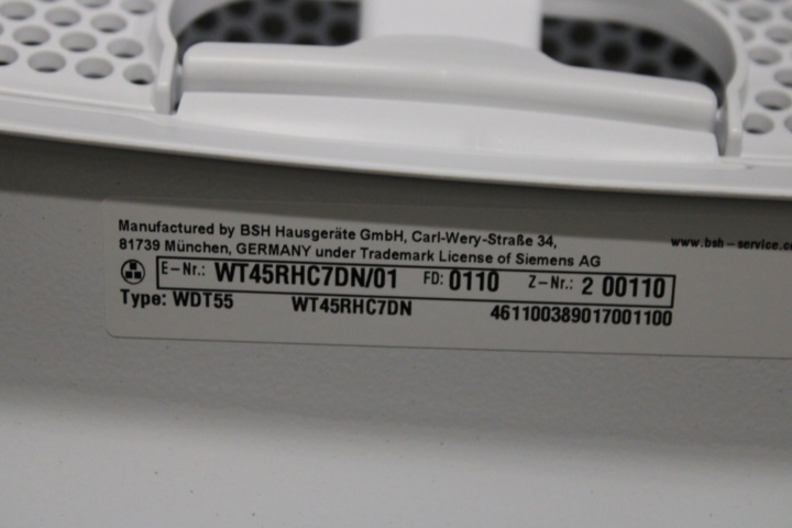 1224092-6 Washbasin with hob & mixer, washing machine & tumble dryer and more