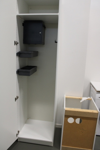 1224092-8 Washbasin with hob & mixer, washing machine & tumble dryer and more