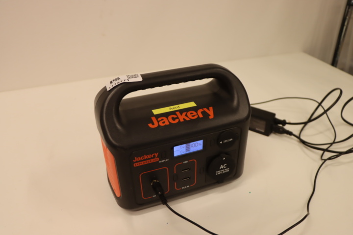 1173771-4 Jackery Explorer 240EU Portable Power Station