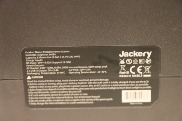 1173771-6 Jackery Explorer 240EU Portable Power Station