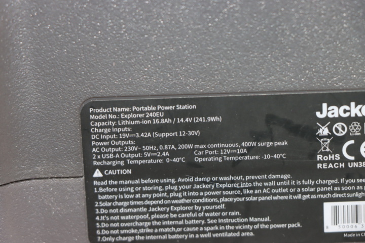 1173771-7 Jackery Explorer 240EU Portable Power Station